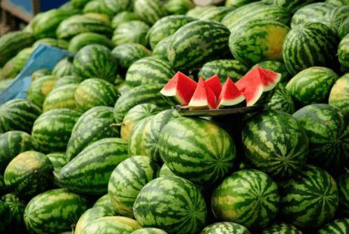 依安网红店吃瓜,探寻美食背后的故事